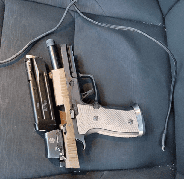 MINNESOTA INSURRECTION: DHS Agents Engage Shoot Armed Keffiyeh-Clad Rioter in Enforcement Action Against Violent Illegal Alien