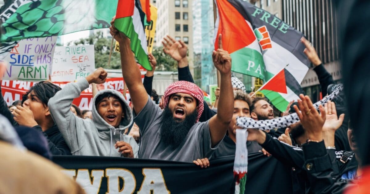 Poll Finds Israeli Support for Arab Ties but Opposition to Two-State Solution