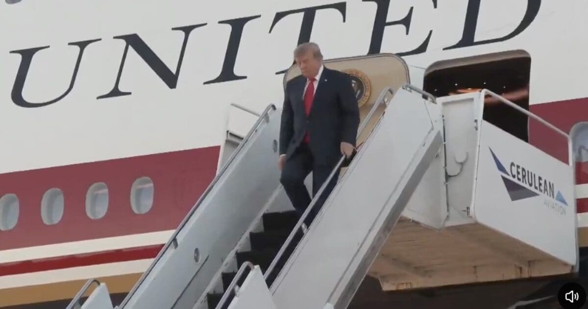 Trump Doesn't Stop: Midnight Return to White House, Then Michigan to Take On Obama